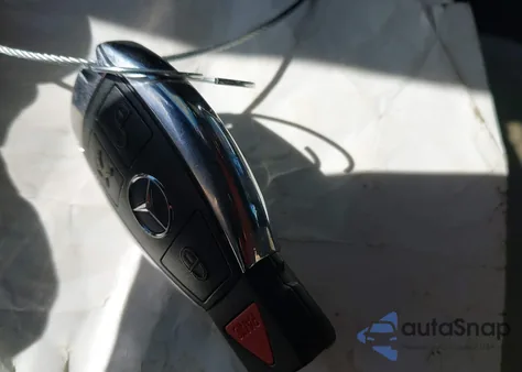 2013 Mercedes-Benz E 350 4Matic z USA, uszkodzony, nr VIN WDDKJ8JB7DF211306